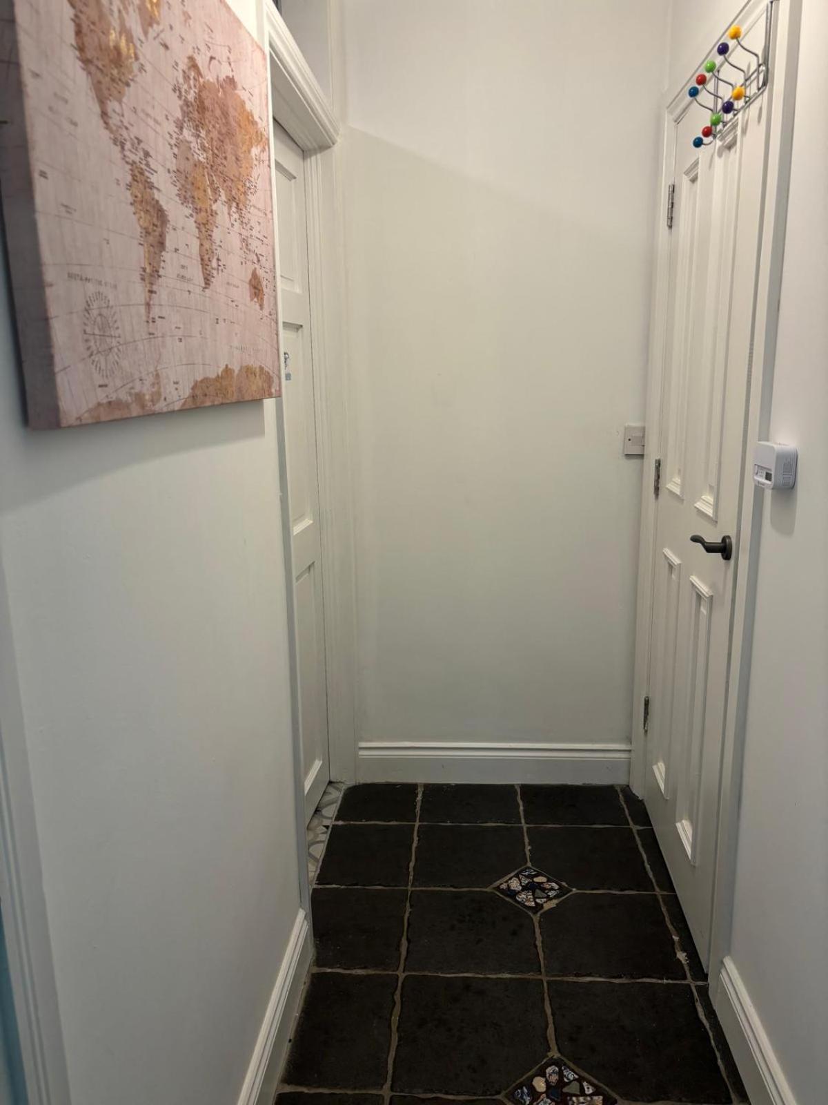 Basement Studio Apartment Баллина Экстерьер фото